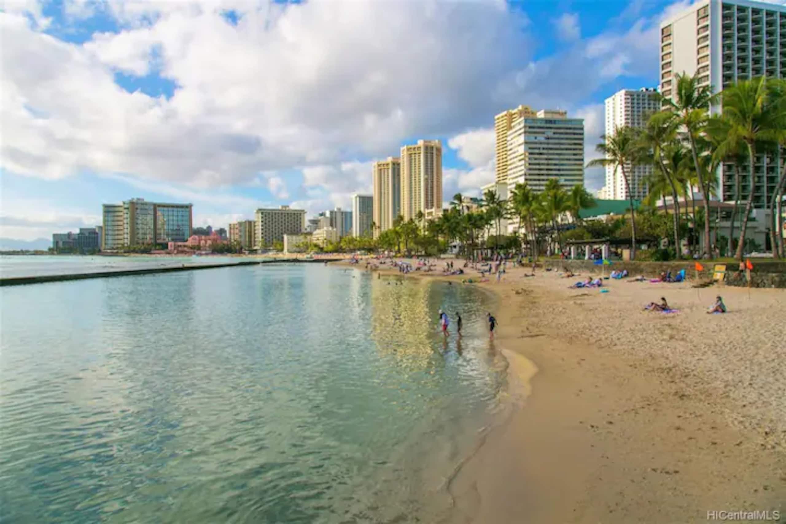 Condo in Honolulu · ★4.88 · Studio · 1 bed · 1 bath - Image 21