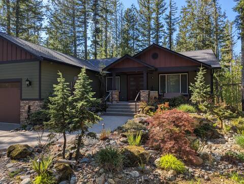 Lyons Lodge - A Serene Wooded Getaway