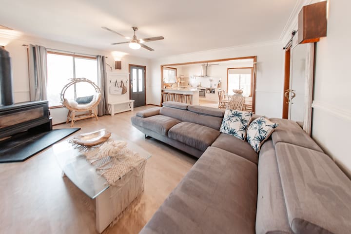 Wonderfully Lost Coastal Retreat | Family Friendly