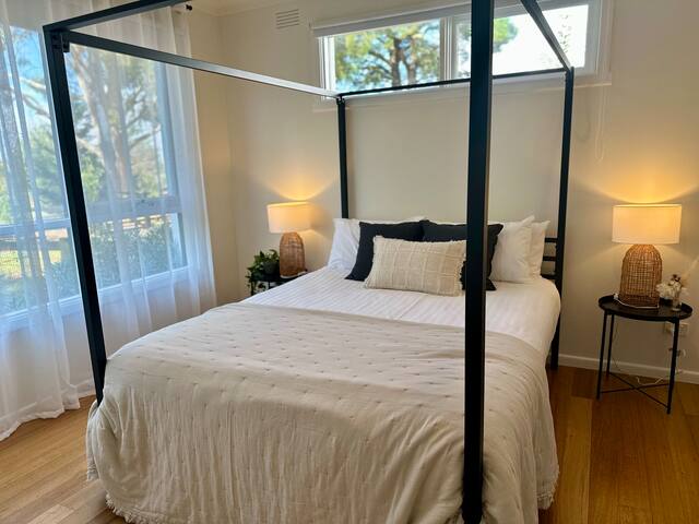 Glenview Park Cottage with Cosy Open Fire gallery image 4