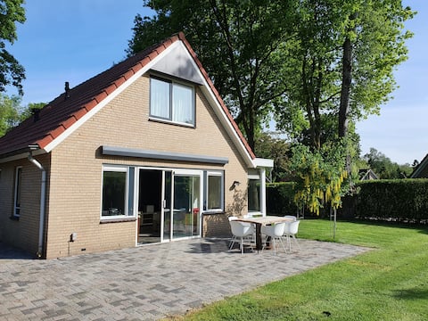 Comfortable vacation home with large garden