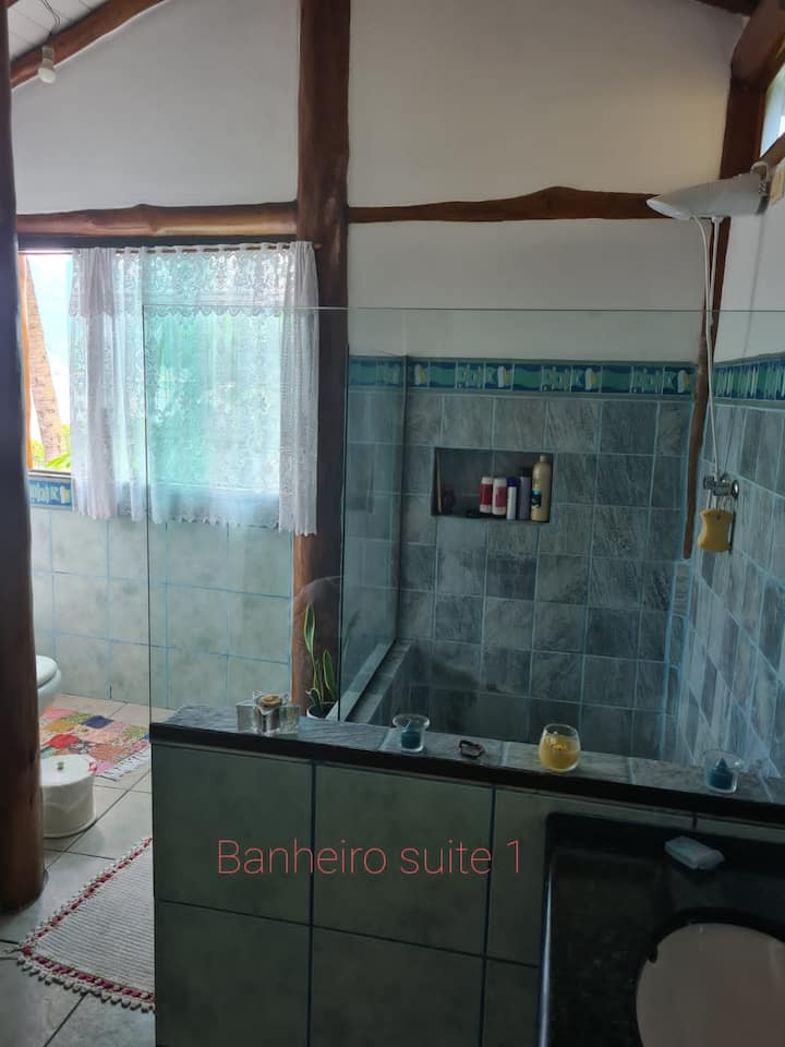 Un autre angle de salle de bain suite 1