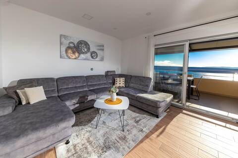 Top Airbnb: Deluxe Apartment Stunning View **** in Jadranovo