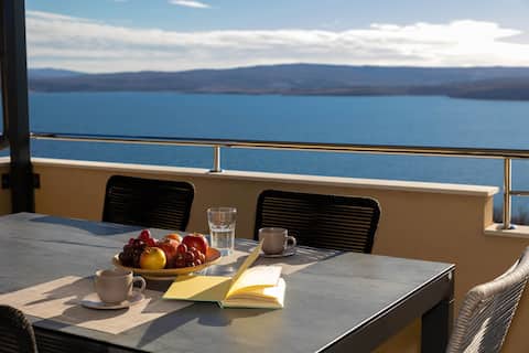 Deluxe Apartment Stunning View ****