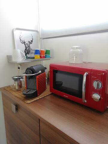 Villa avec piscine privée,jardin proche centre Bx. gallery image 5