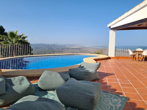 Splendid three bedroom villa with pool
