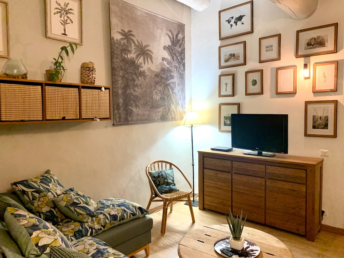 Top performing Airbnb: Mas des 2 Pins: The Pine Cone in Eygalières
