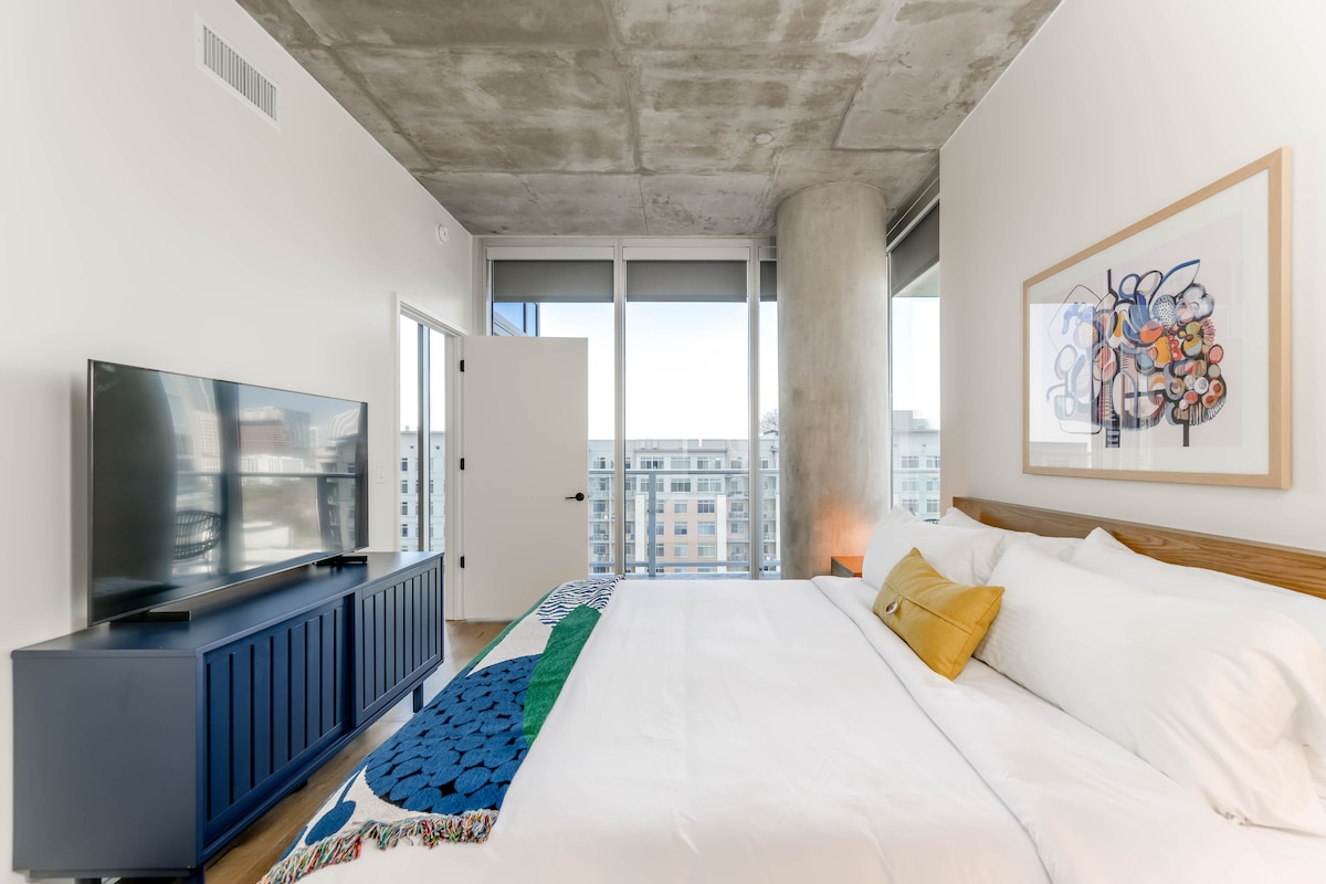 New High Rise 2 Bedroom Condo Rainey District