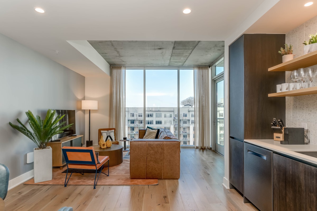 New High Rise 2 Bedroom Condo Rainey District