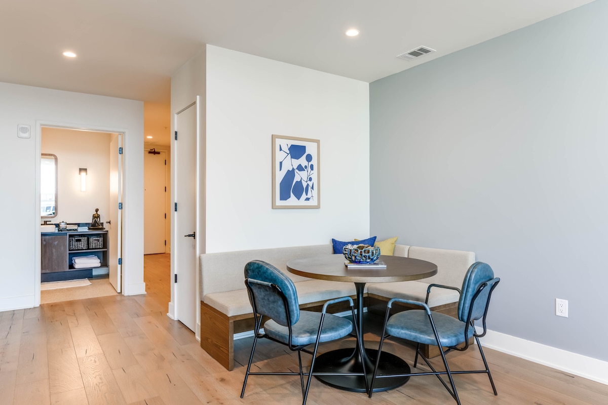 New High Rise 2 Bedroom Condo Rainey District