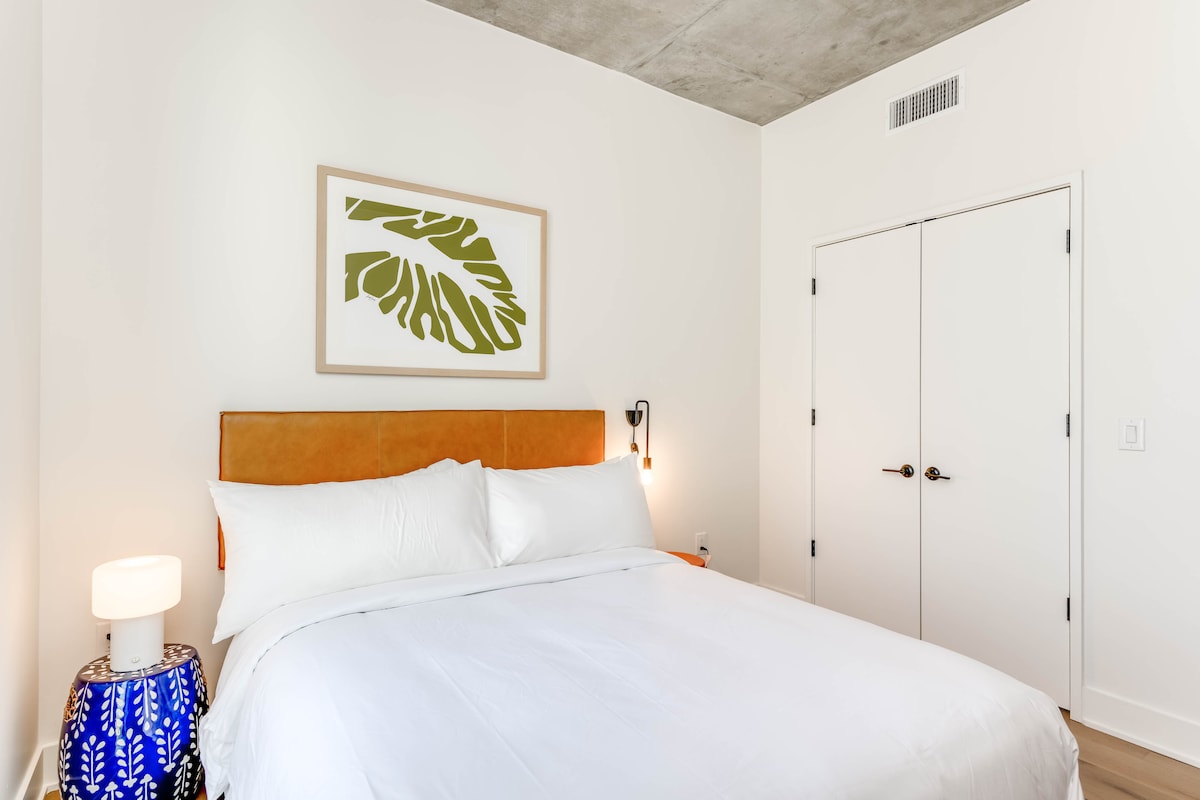 New High Rise 2 Bedroom Condo Rainey District