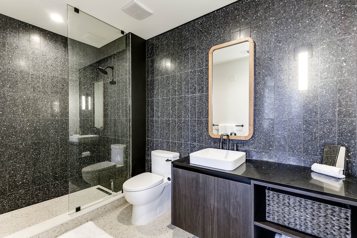 New High Rise 2 Bedroom Condo Rainey District
