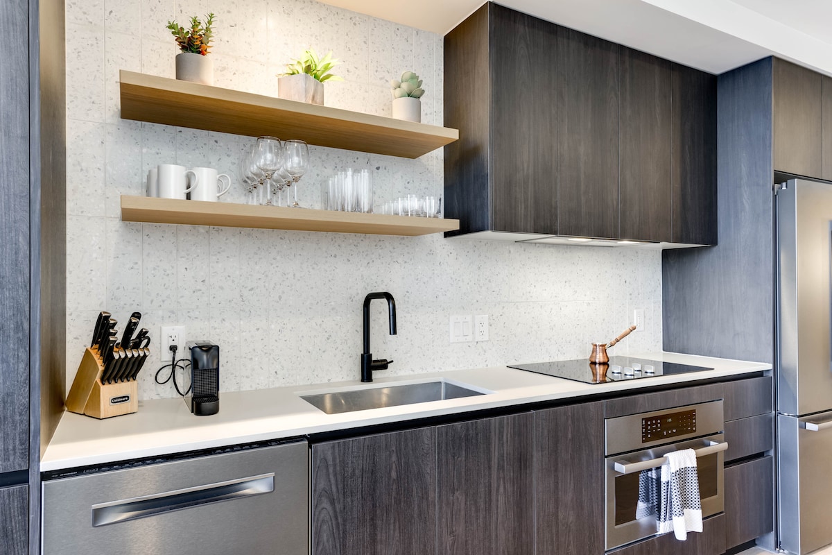 New High Rise 2 Bedroom Condo Rainey District