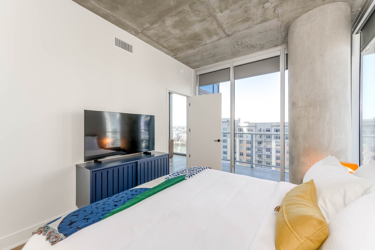 New High Rise 2 Bedroom Condo Rainey District