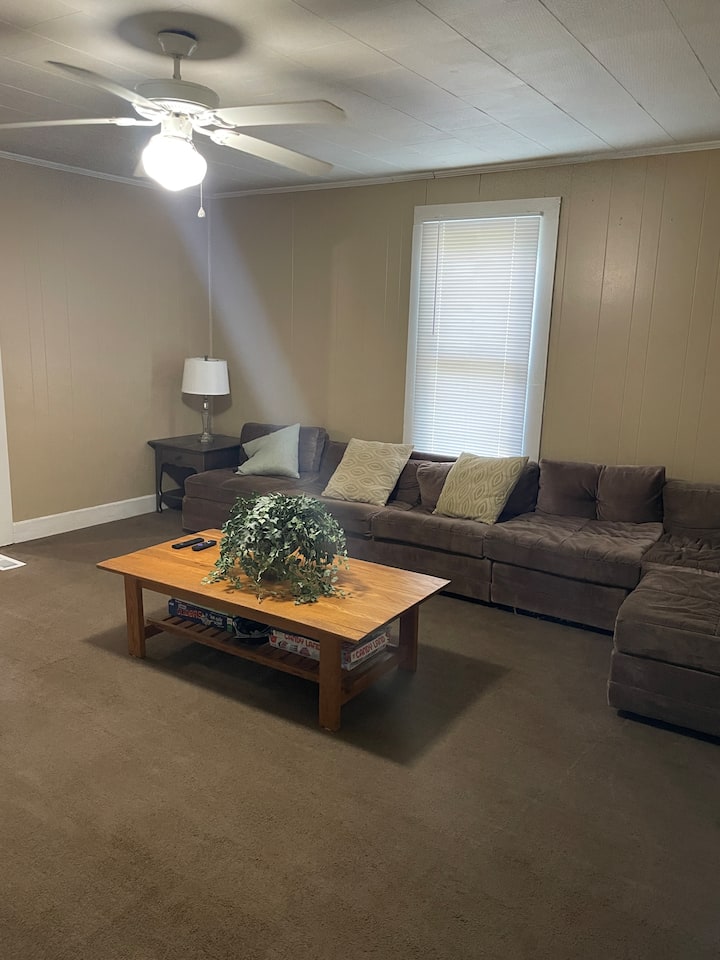 Cozy - 3 Bed Room Home With An Indoor Fireplace - Blacksburg, SC