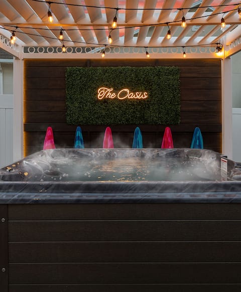 Fun & Spacious Family Oasis + Hot Tub + Ping-Pong