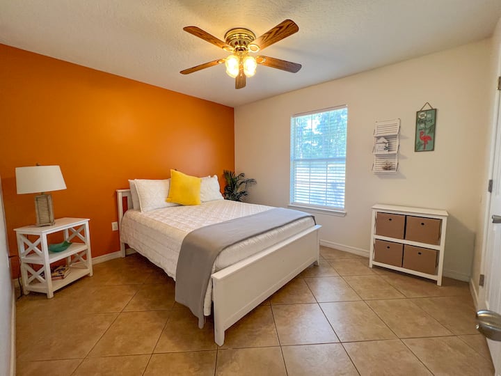 Queen Bedroom