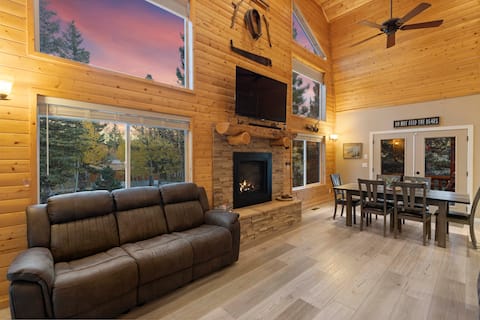 Secluded, dog-friendly cabin near national parks