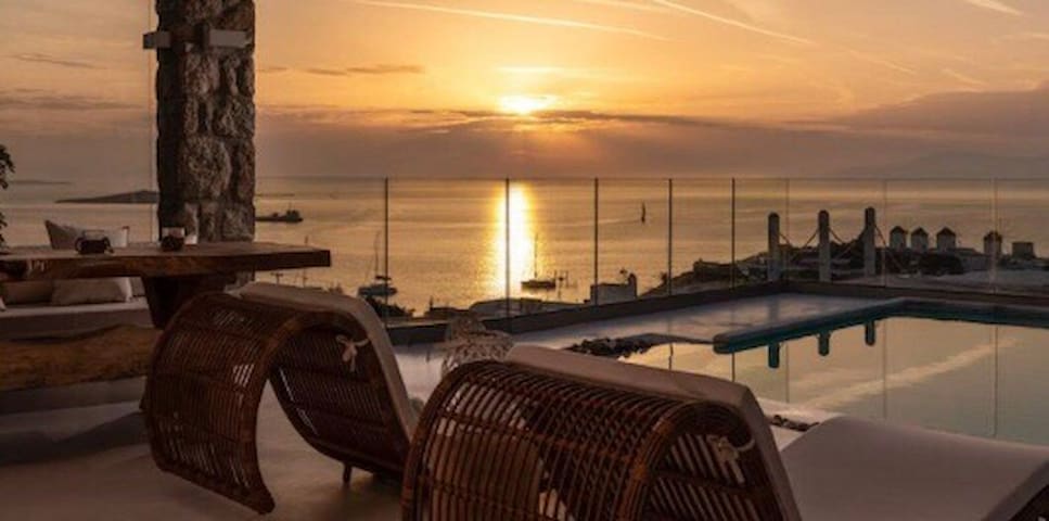 Full sea view 5 bedrooms luxury Villa in town