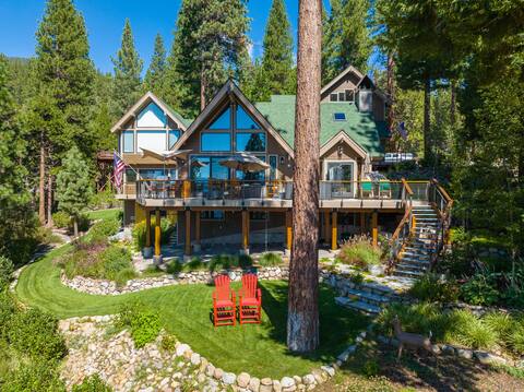 Luxe Lake View Mountain Lodge