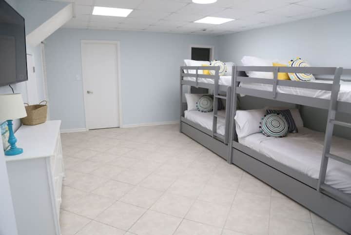 ห้องสองชั้นเตียงสองชั้นเต็มรูปแบบ