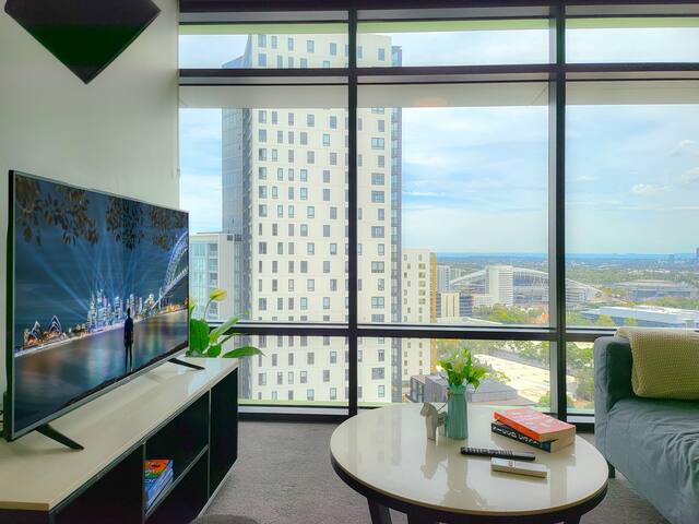 Relaxing home on high level & view of Olympic Park gallery image 3