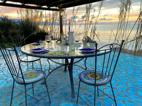 Prestiges Villa with Private Gateway to the Sea
