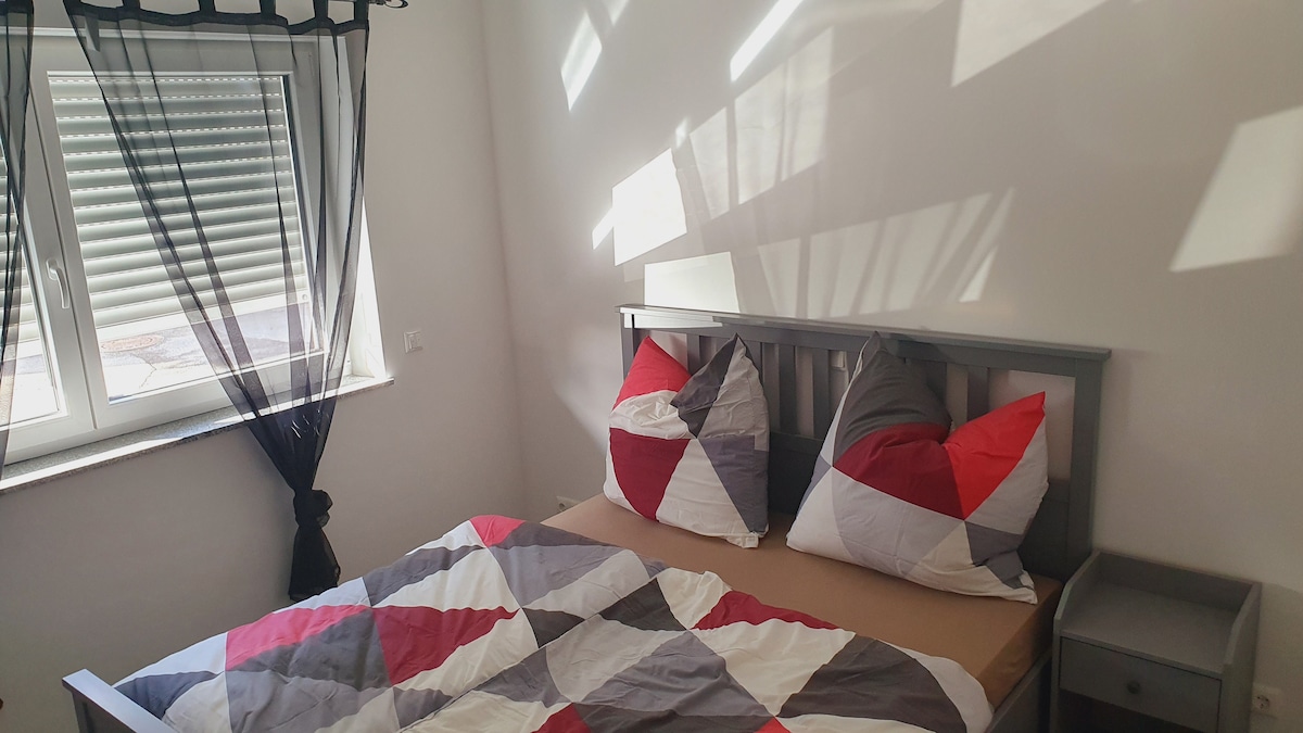 Chambre avec lit double