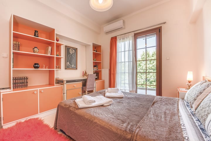 ORANGE_ROOM_1