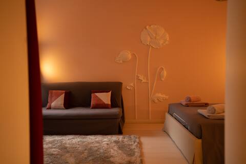 The Golden Suite, private parking inside