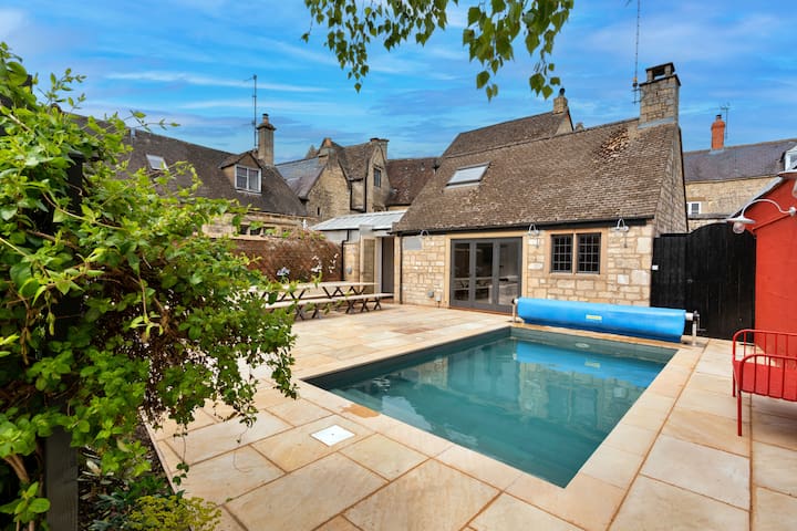 Finest Retreats managed Airbnb listing 3