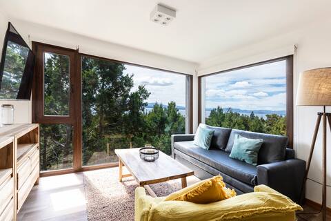 Amazing apartment with balcony grill and view