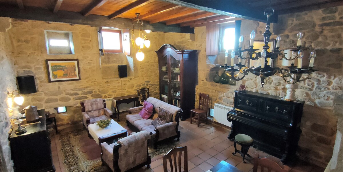 Top Airbnb: CASA DO SANTO: traditional house close to Santiago in Santiago De Compostela