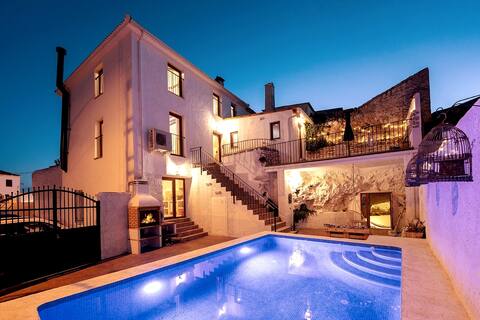 Picturesque Rural Accommodation "La Camarilla"
