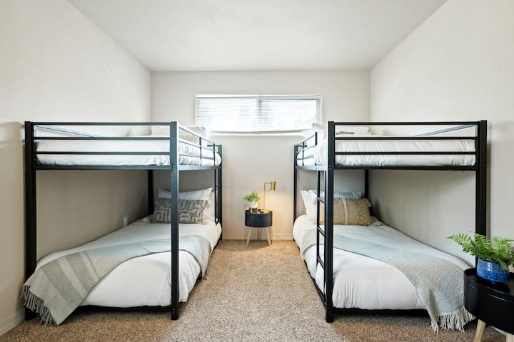 Chumba cha 4 cha kulala, Ngazi ya Juu