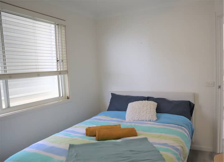 2. spálňa na poschodí s manželskou posteľou