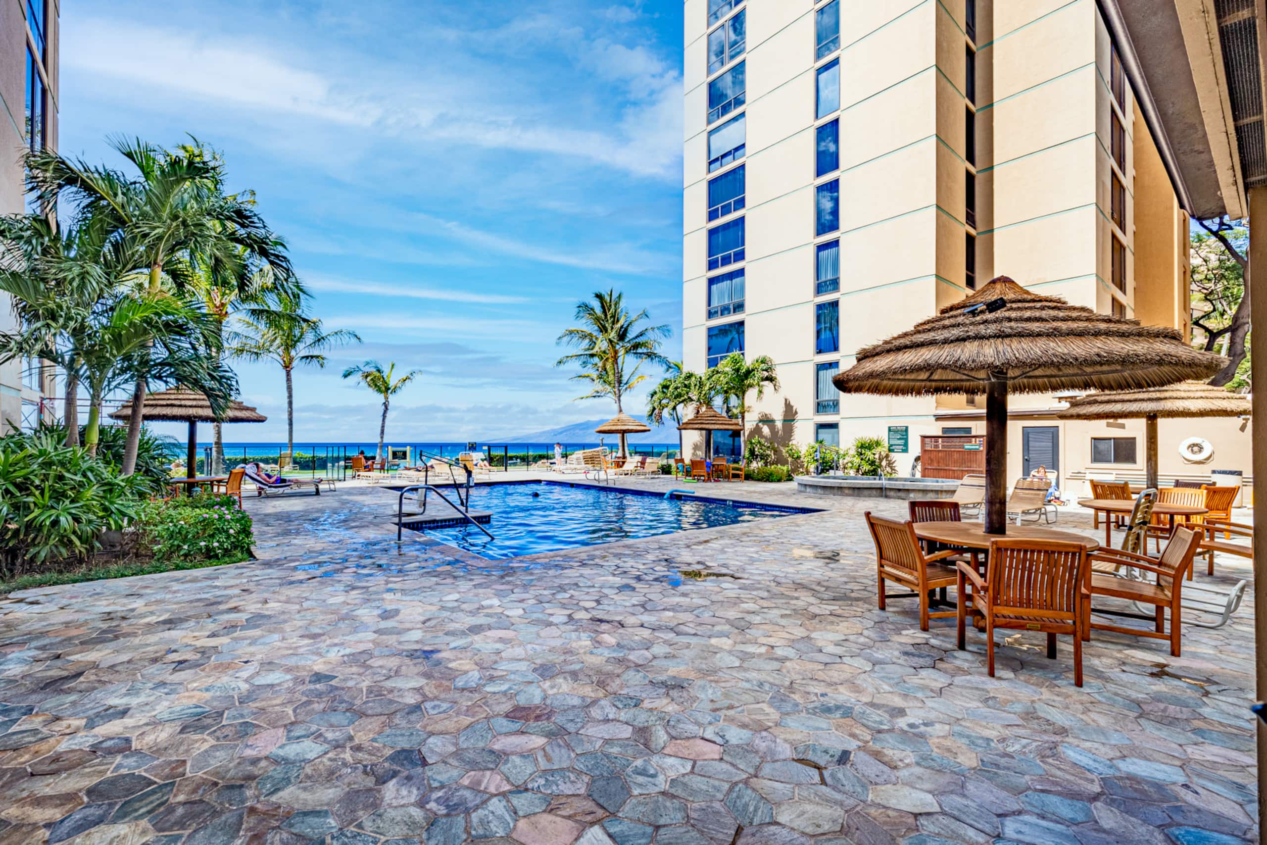 Condo in Lahaina · ★5.0 · Studio · 1 bed · 1 bath - Image 25