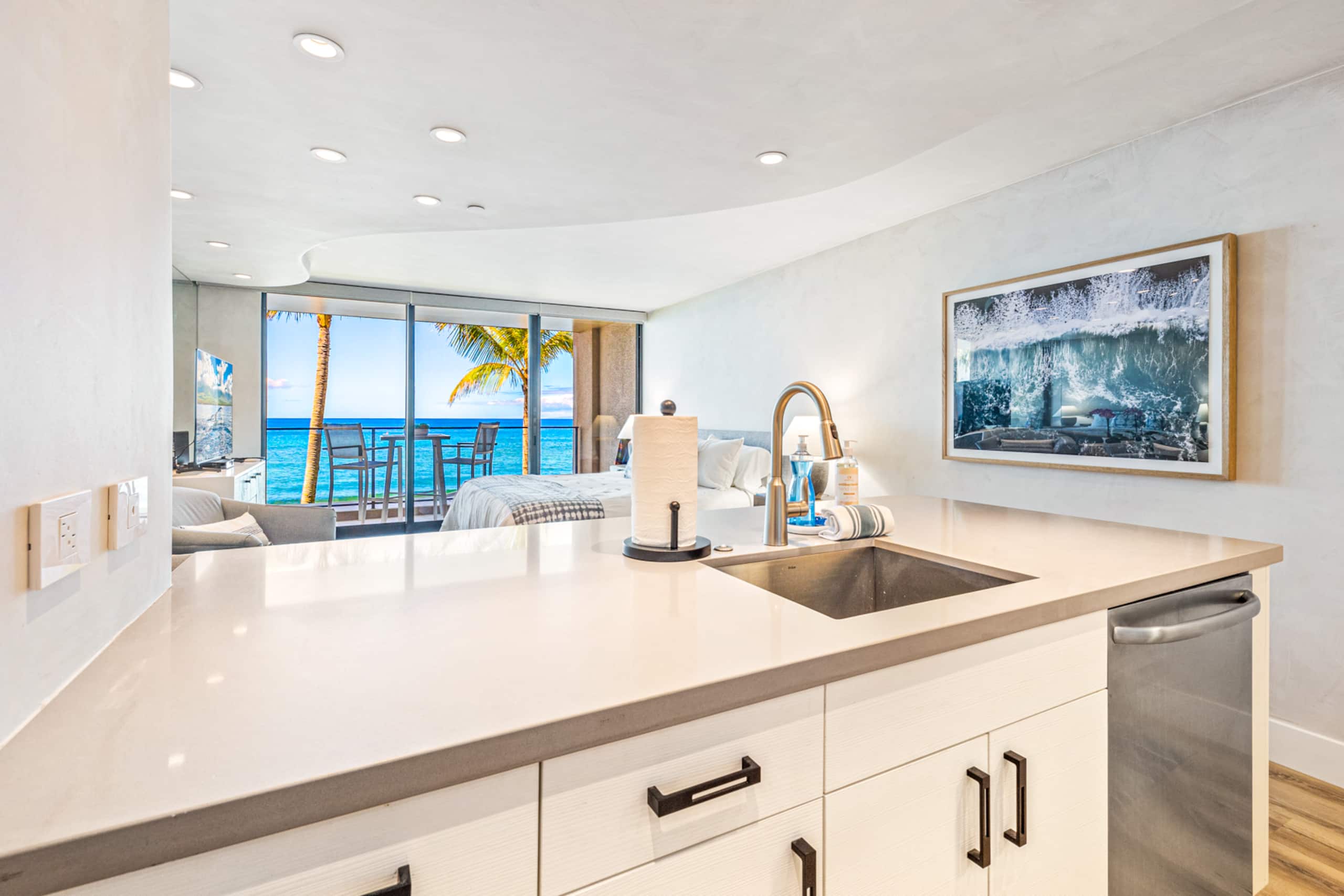 Condo in Lahaina · ★5.0 · Studio · 1 bed · 1 bath - Image 13