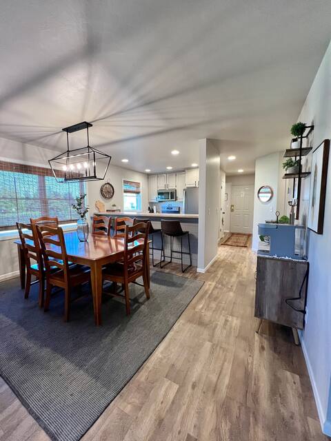 Updated Townhouse Condo with Indoor Pool & Hot Tub