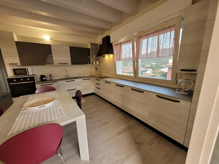 Nuovo Appartamento Con Solarium Vista Lago - Garda