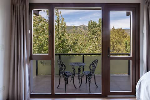 Beautiful apartment overlooking the Otto, for 4 pax