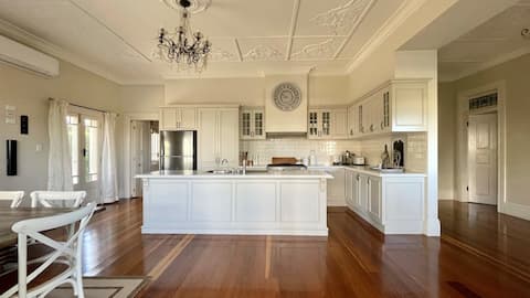 Charming Hamptons Style Entertainer with Pool