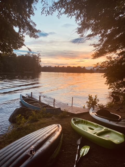 Maine Lakehouse, 3 Bedrooms, 2 baths, waterfront
