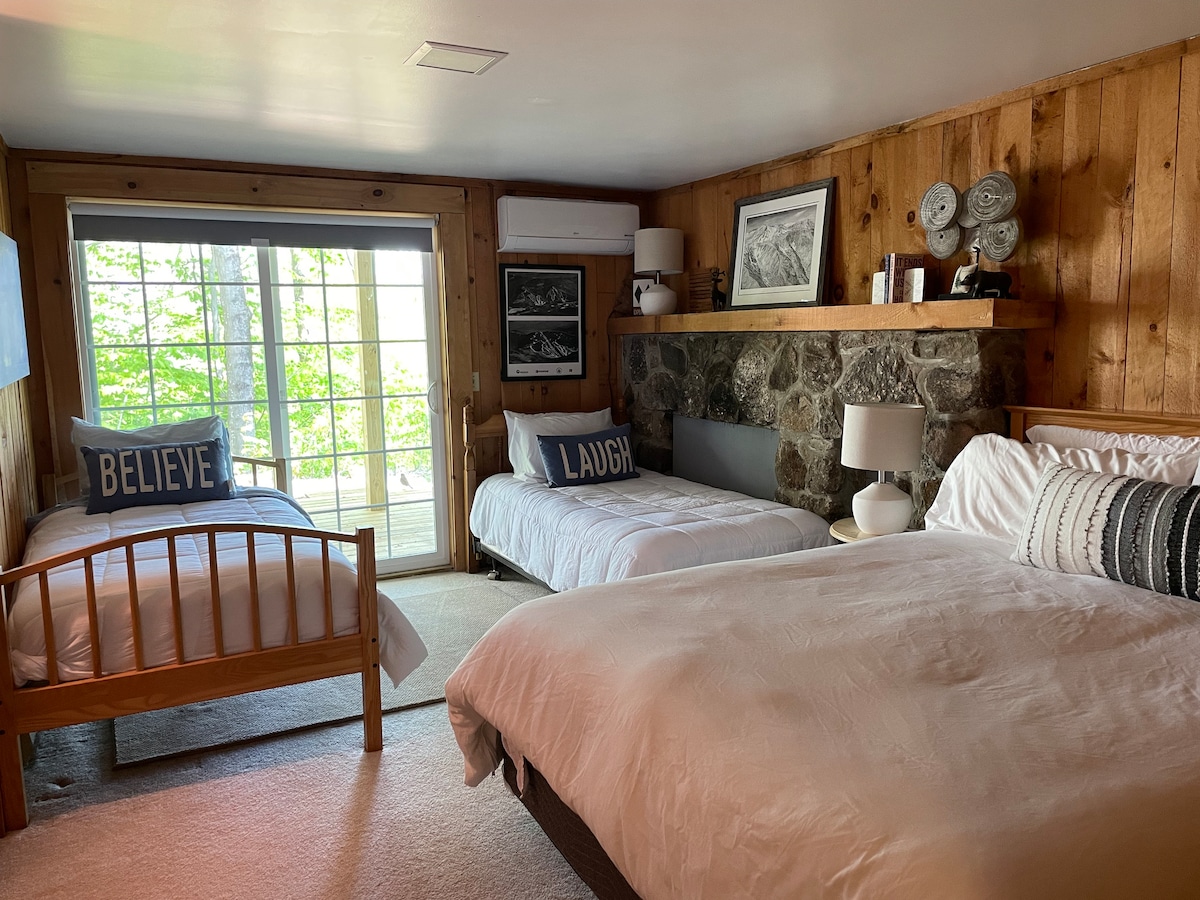 Klimatizácia, Queen s 2 dvojčatami, prístup na Lower Deck.