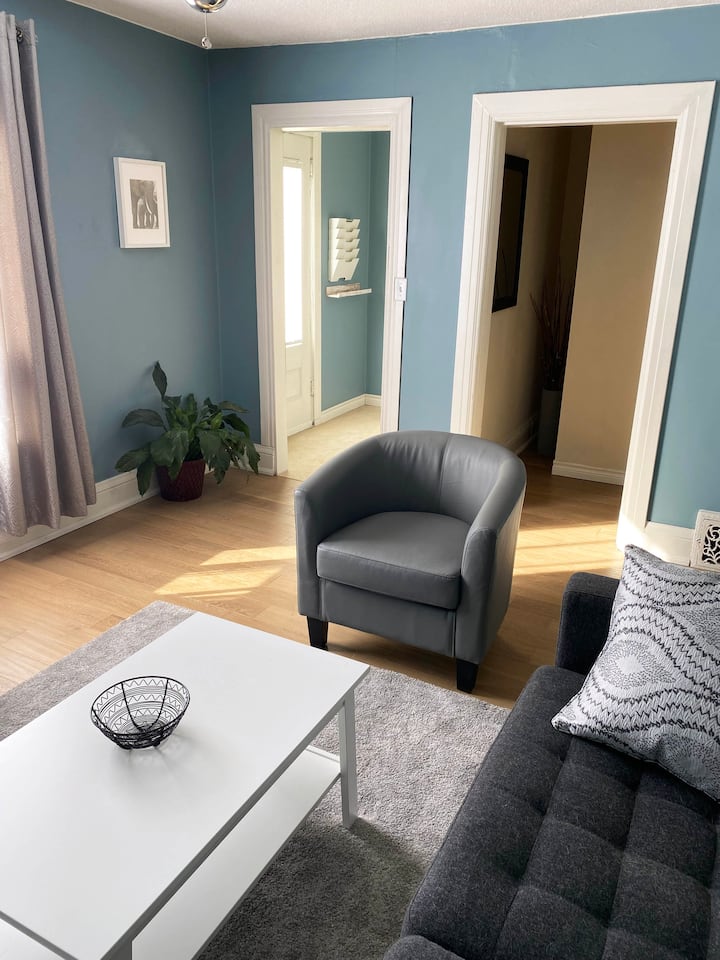 Modern 1-bedroom Condo Upper Unit Of Century Home - Brantford