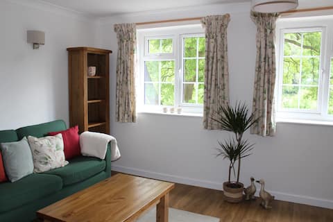Successful Airbnb property: Delightful Mews Cottage Overlooking the Wye Valley in County Of Herefordshire