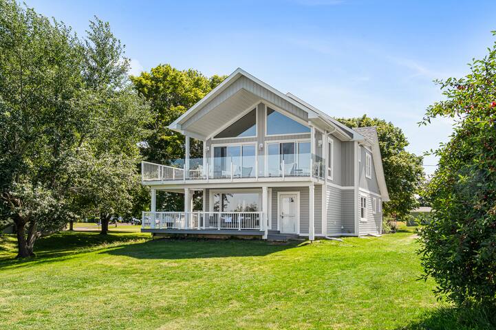 Sea La Vie- Ocean View Vacation Home gallery image 2