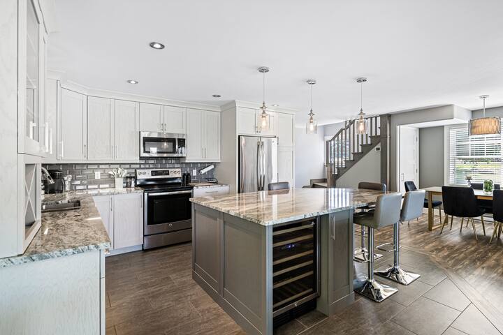 Sea La Vie- Ocean View Vacation Home gallery image 5