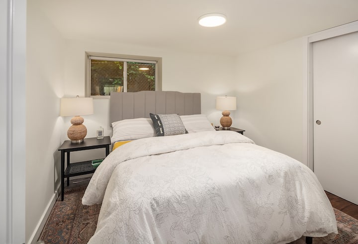 MILI spálňa s manželskou posteľou veľkosti Queen