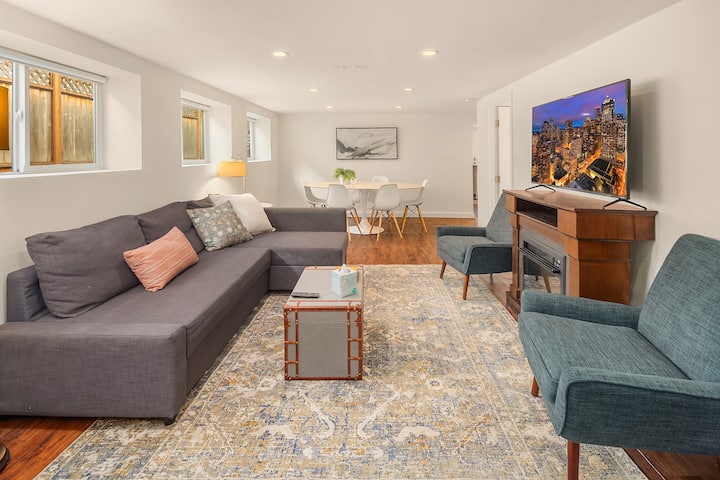 OBÝVACIE a jedálenské priestory.